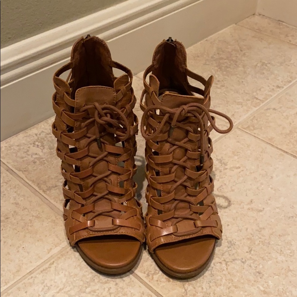 Jessica Simpson heels size 8
